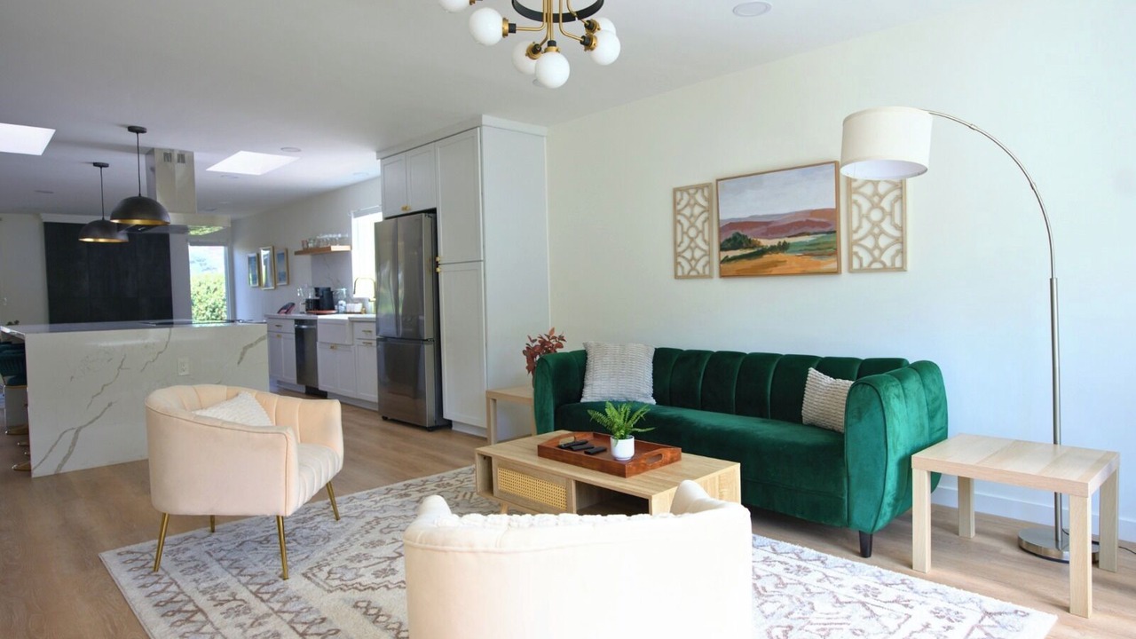 Photo of Livingroom in Allied Gardens
