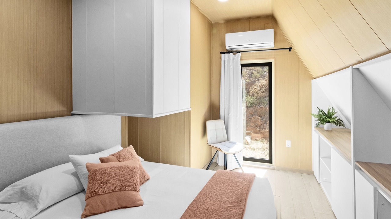 Photo of Bedroom in Hurricane