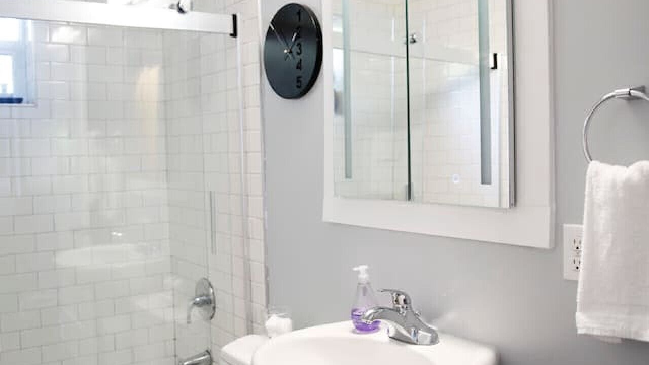 Photo of Bathroom in Central District