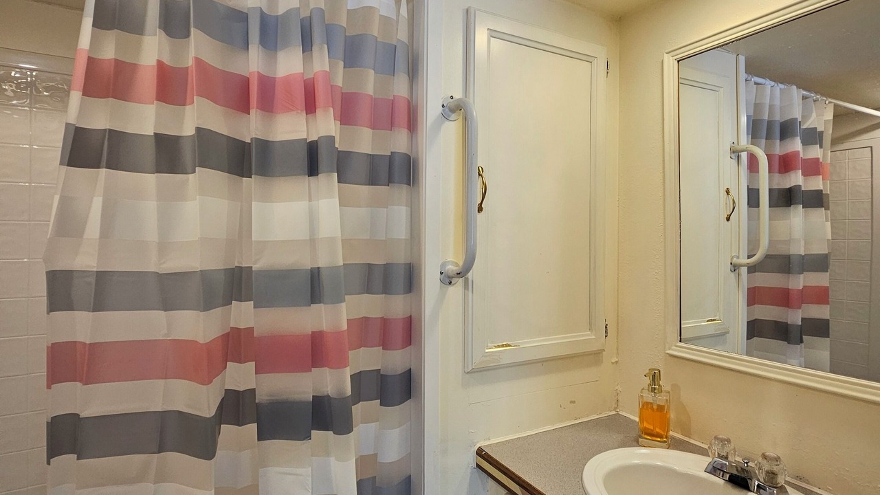 Photo of Bathroom in Lakeside