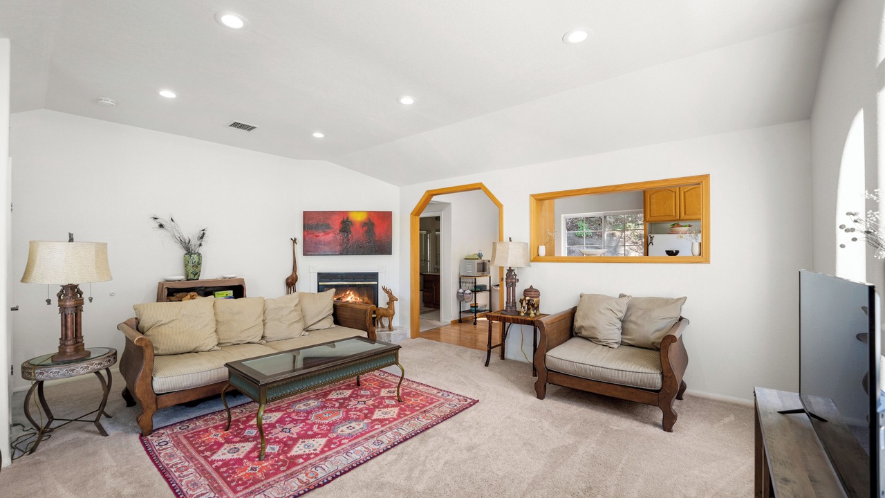 Photo of Livingroom in Simi Valley