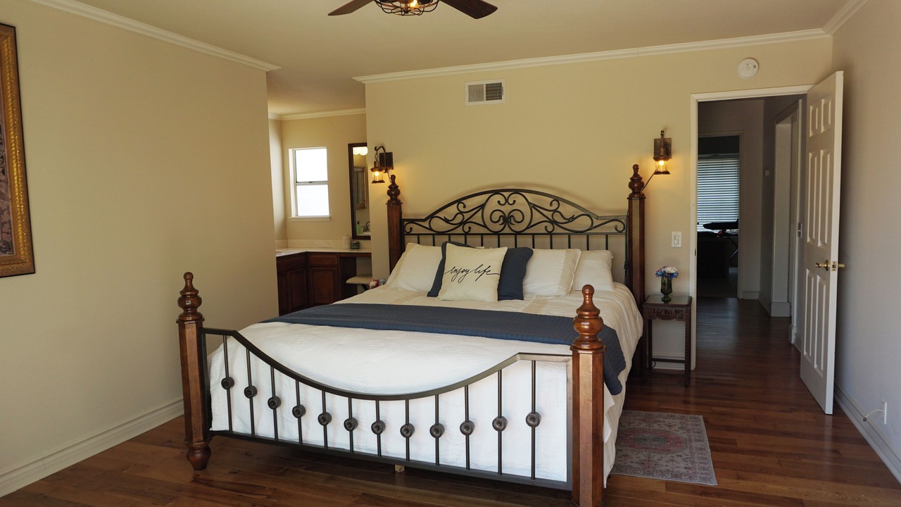 Photo of Bedroom in Thousand Oaks