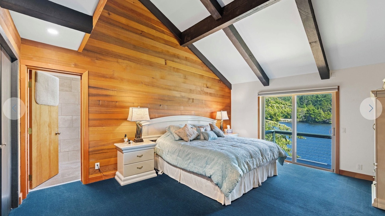 Photo of Bedroom in Saunders Lake