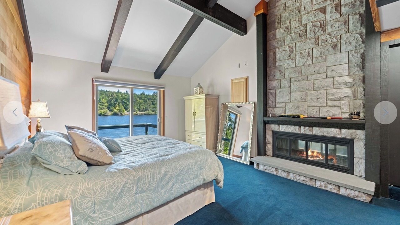 Photo of Bedroom in Saunders Lake
