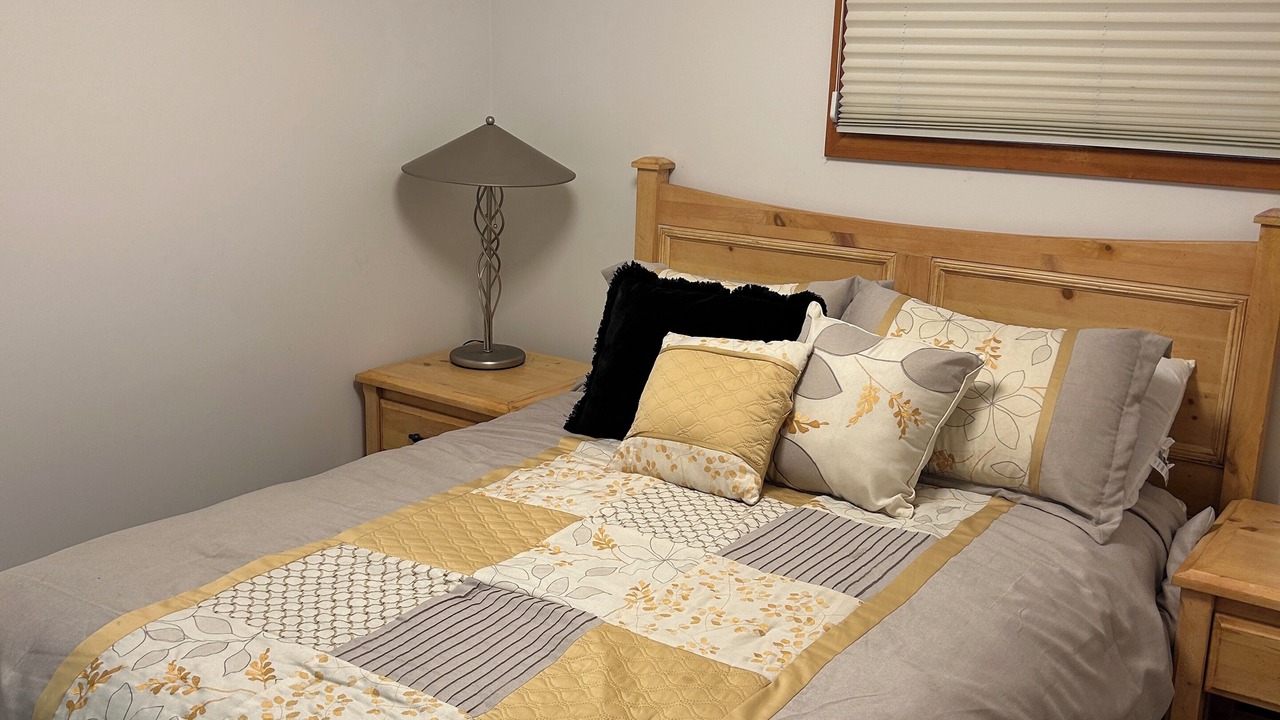 Photo of Bedroom in Saunders Lake