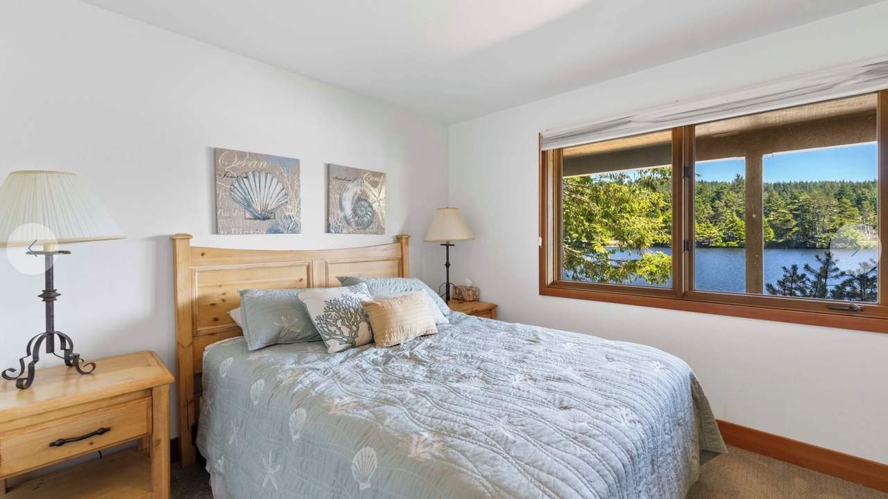 Photo of Bedroom in Saunders Lake