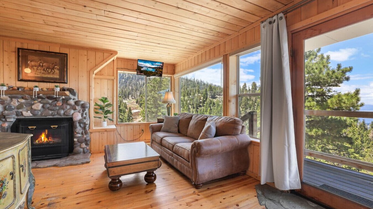 Photo of Livingroom in Tahoe Village