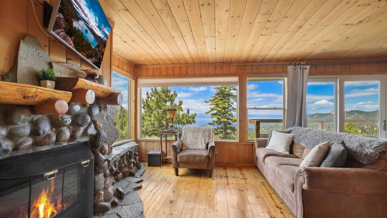Photo of Livingroom in Tahoe Village