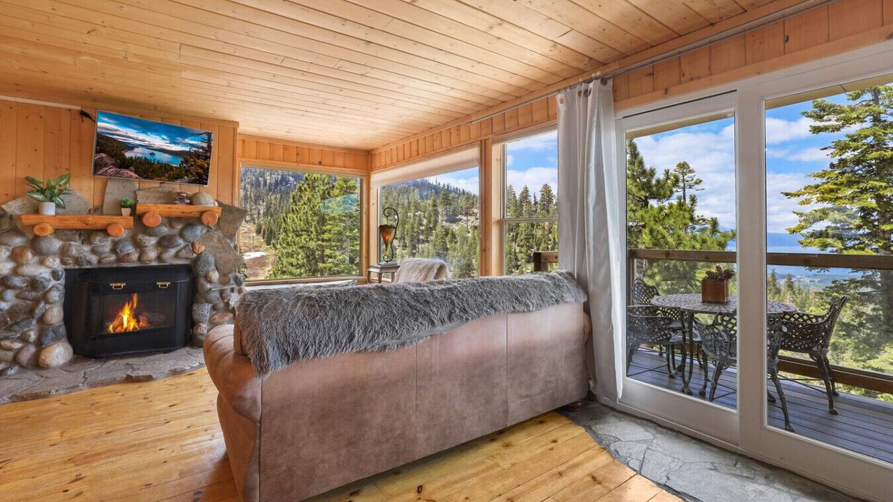 Photo of Livingroom in Tahoe Village