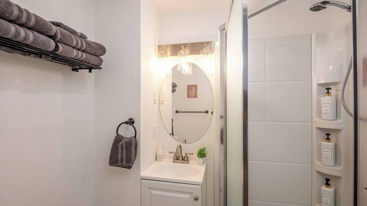 Photo of Bathroom in McKenzie Bridge