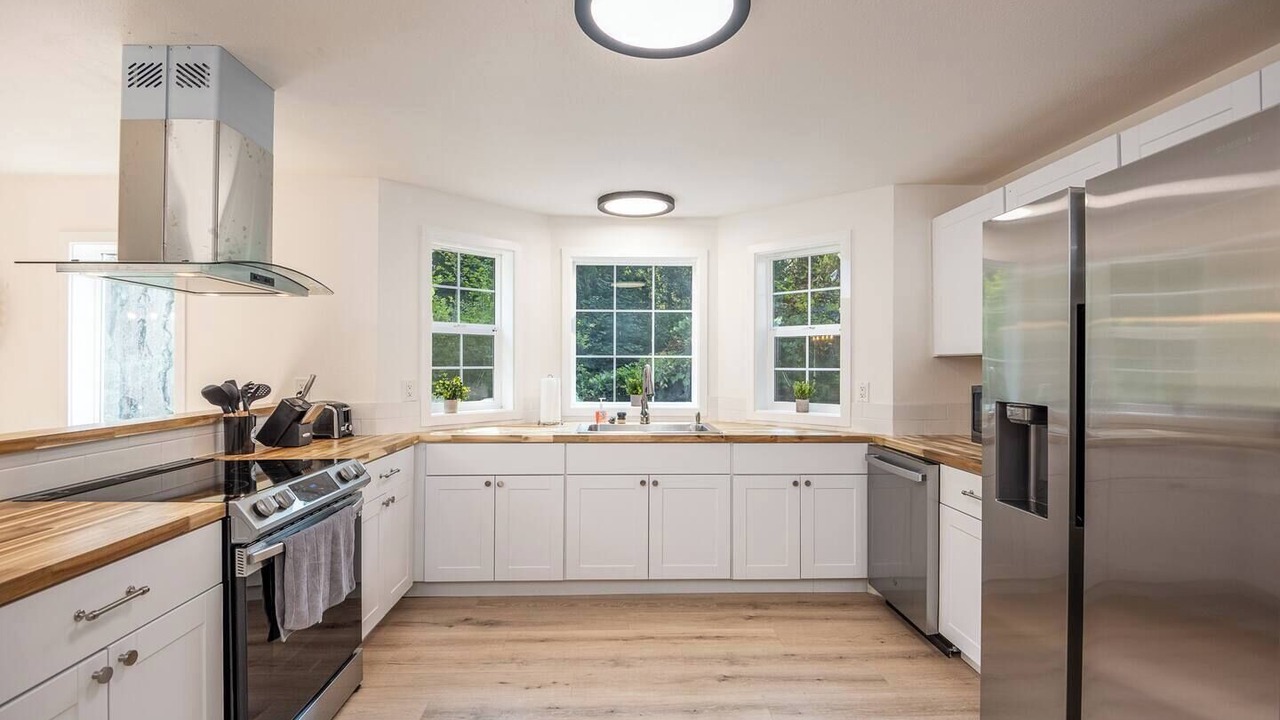 Photo of Kitchen in McKenzie Bridge