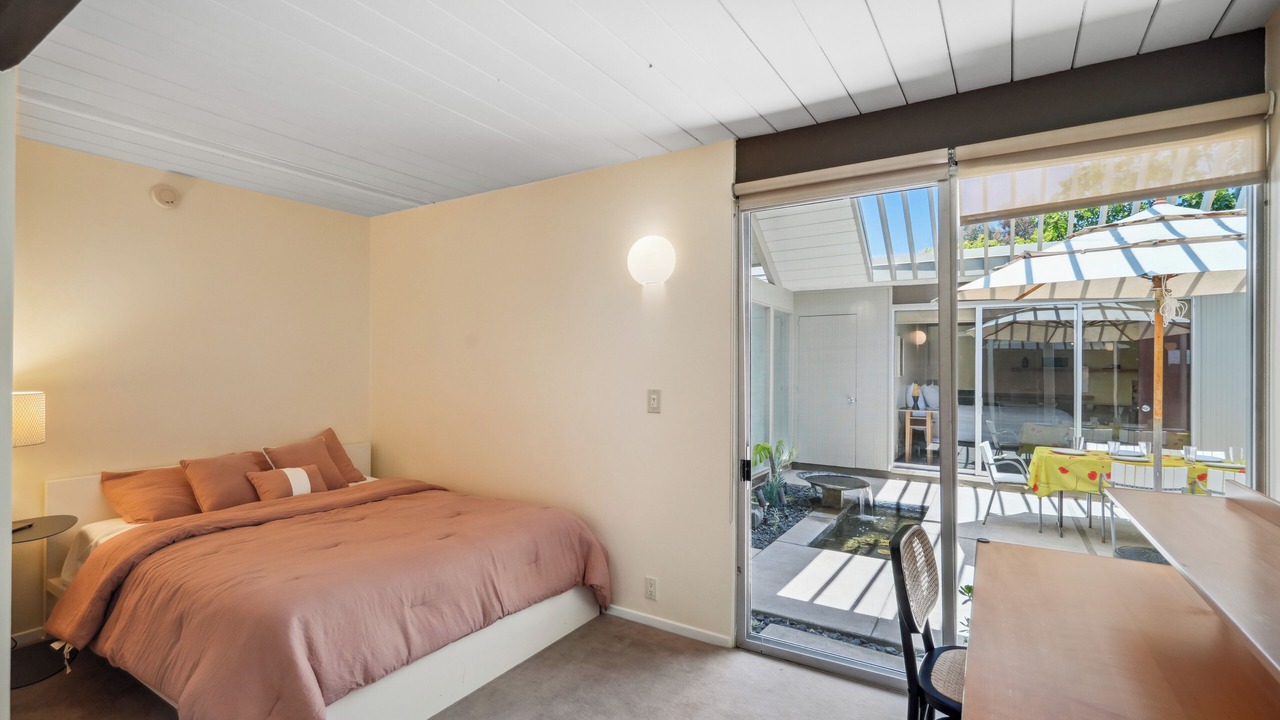 Photo of Bedroom in Thousand Oaks