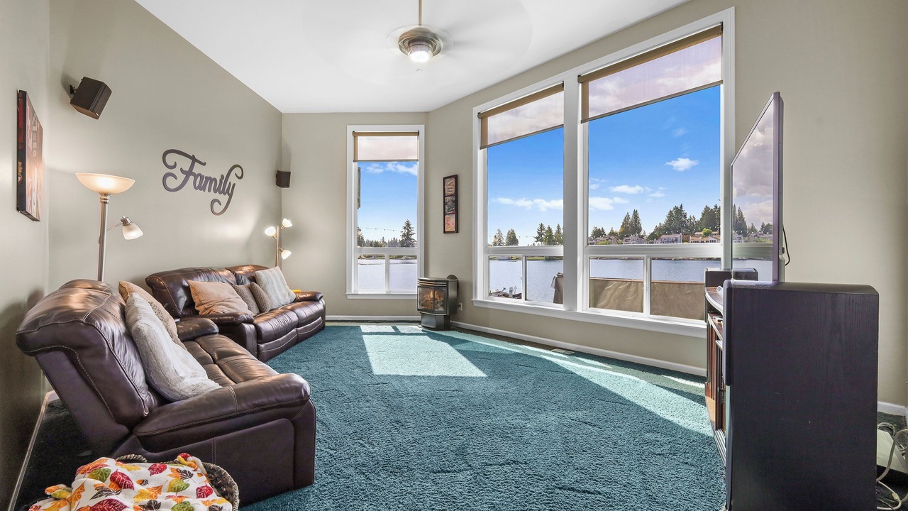 Photo of Livingroom in Bonney Lake
