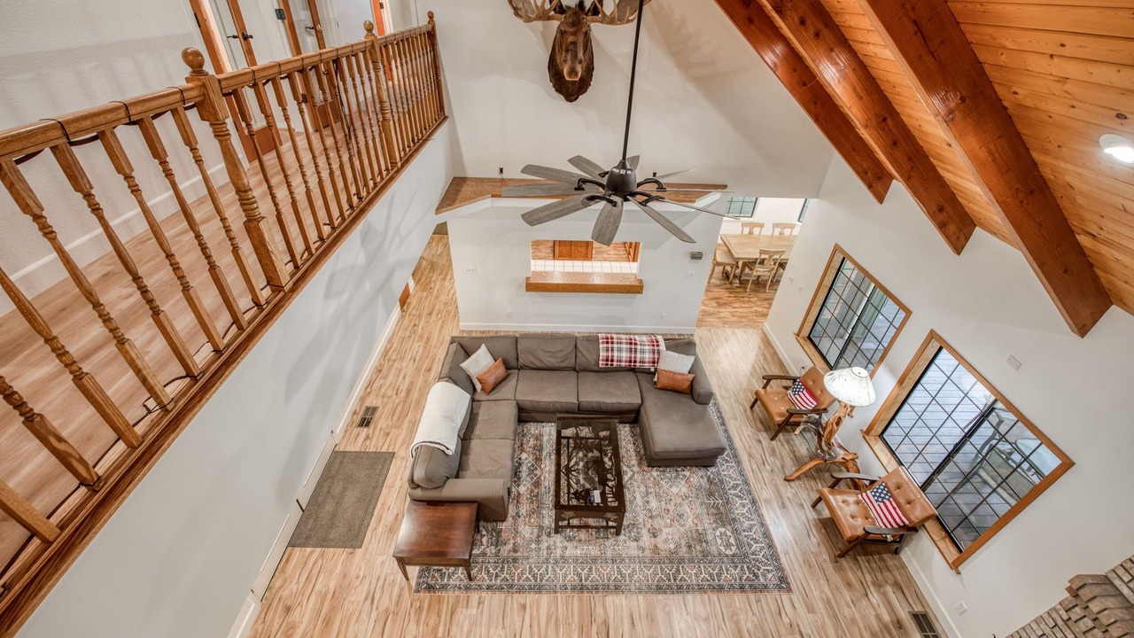 Photo of Livingroom in Shaver Lake