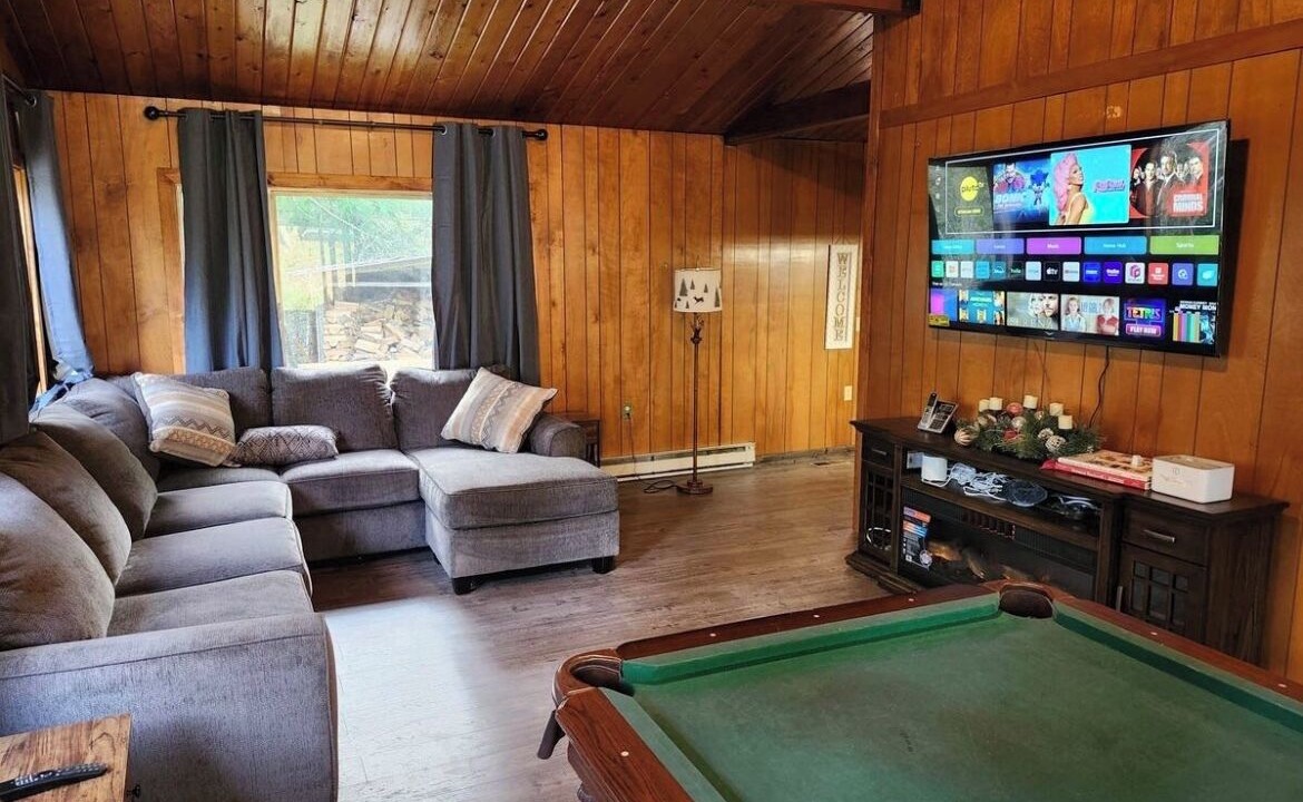 Photo of Livingroom in Douglas County