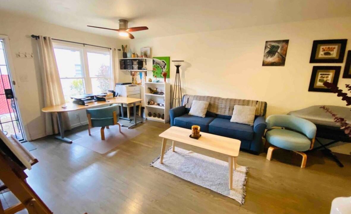Photo of Livingroom in Alamitos Beach