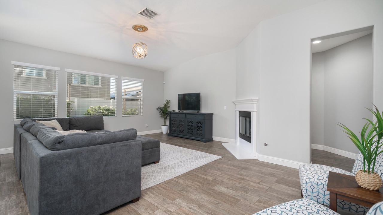 Photo of Livingroom in Bakersfield