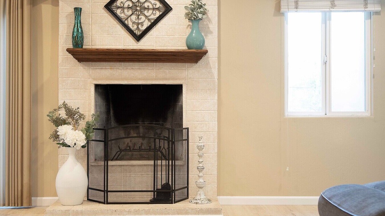 Photo of Livingroom in Bay Park