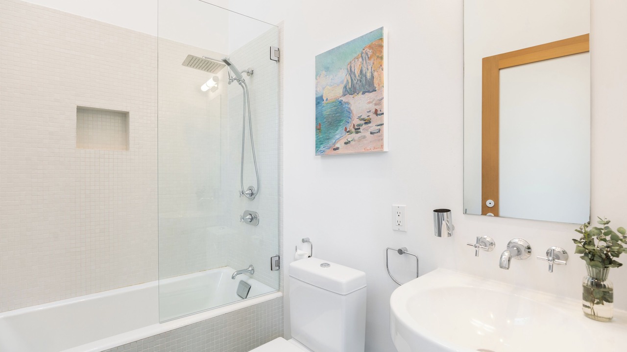 Photo of Bathroom in Los Angeles County