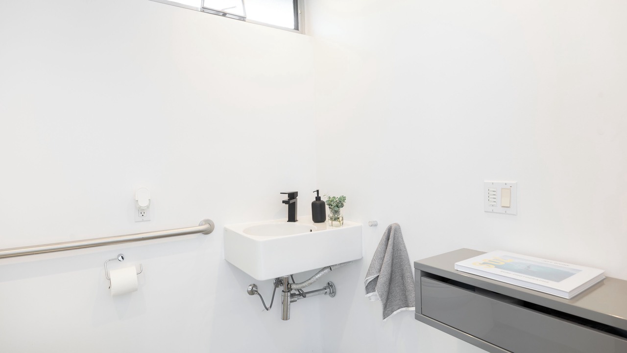 Photo of Bathroom in Los Angeles County