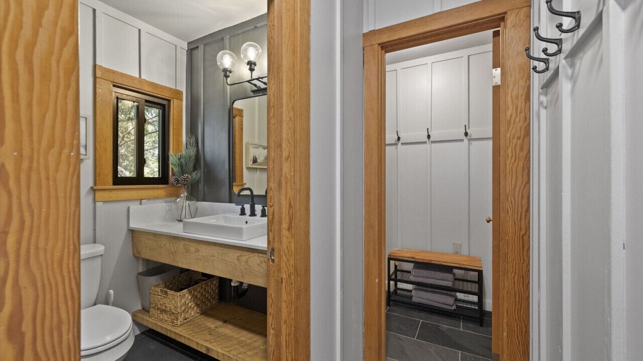 Photo of Bathroom in Long Barn