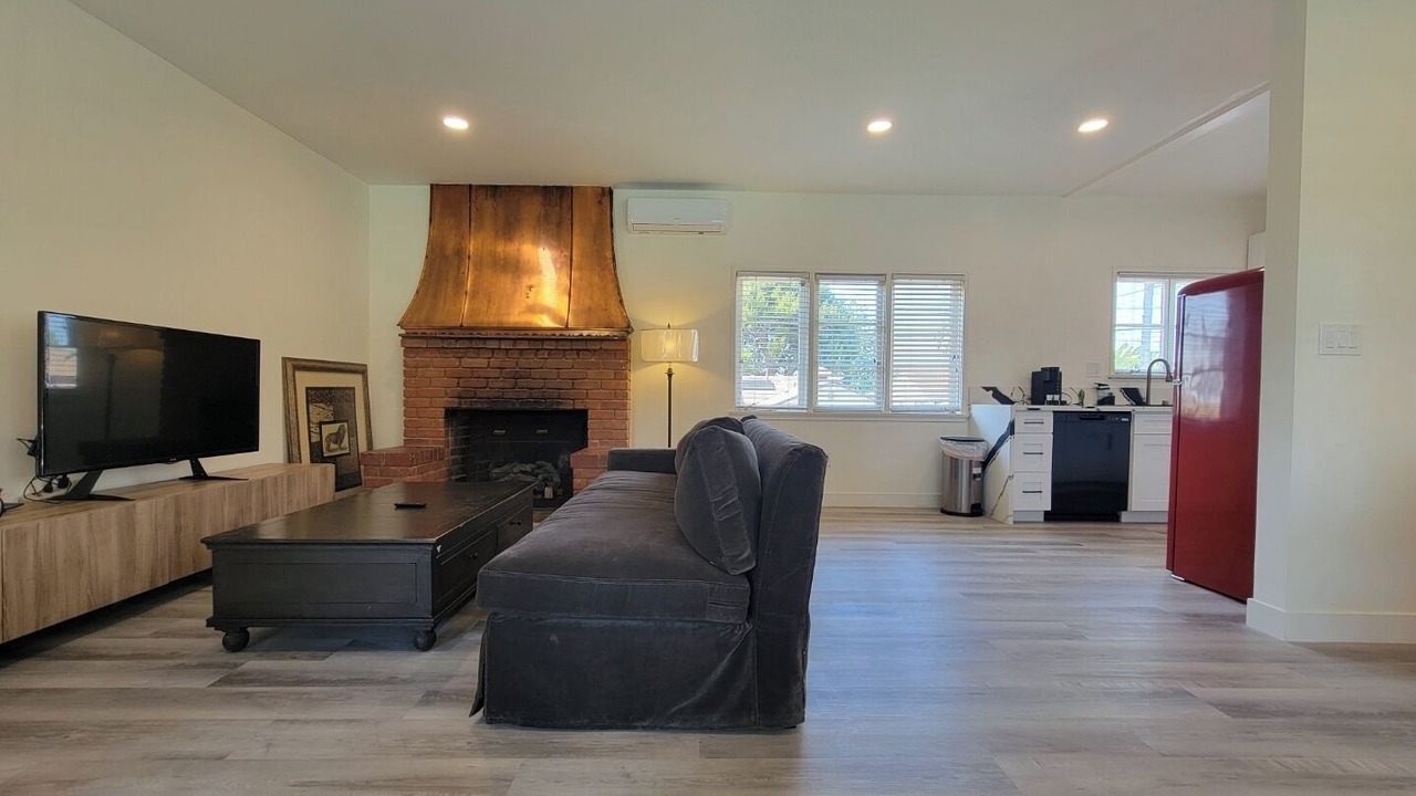 Photo of Livingroom in Walnut Valley