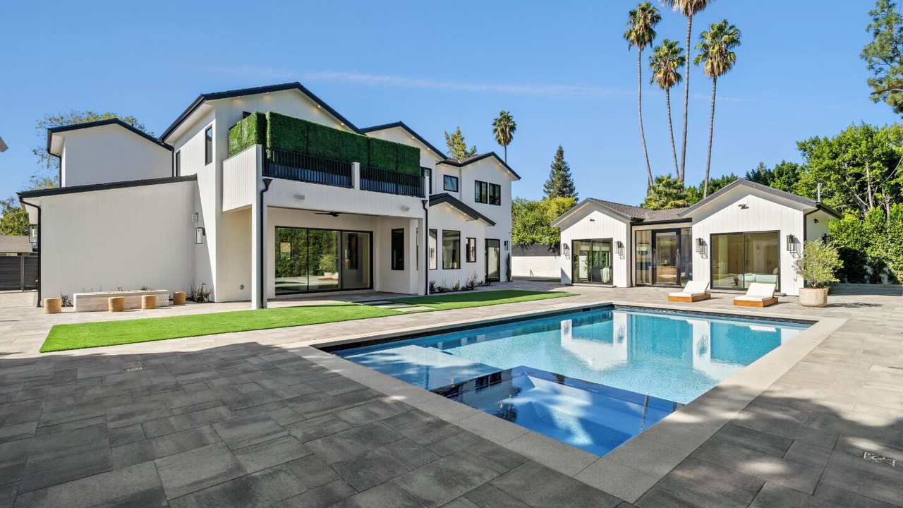Photo of Outdoor in Encino