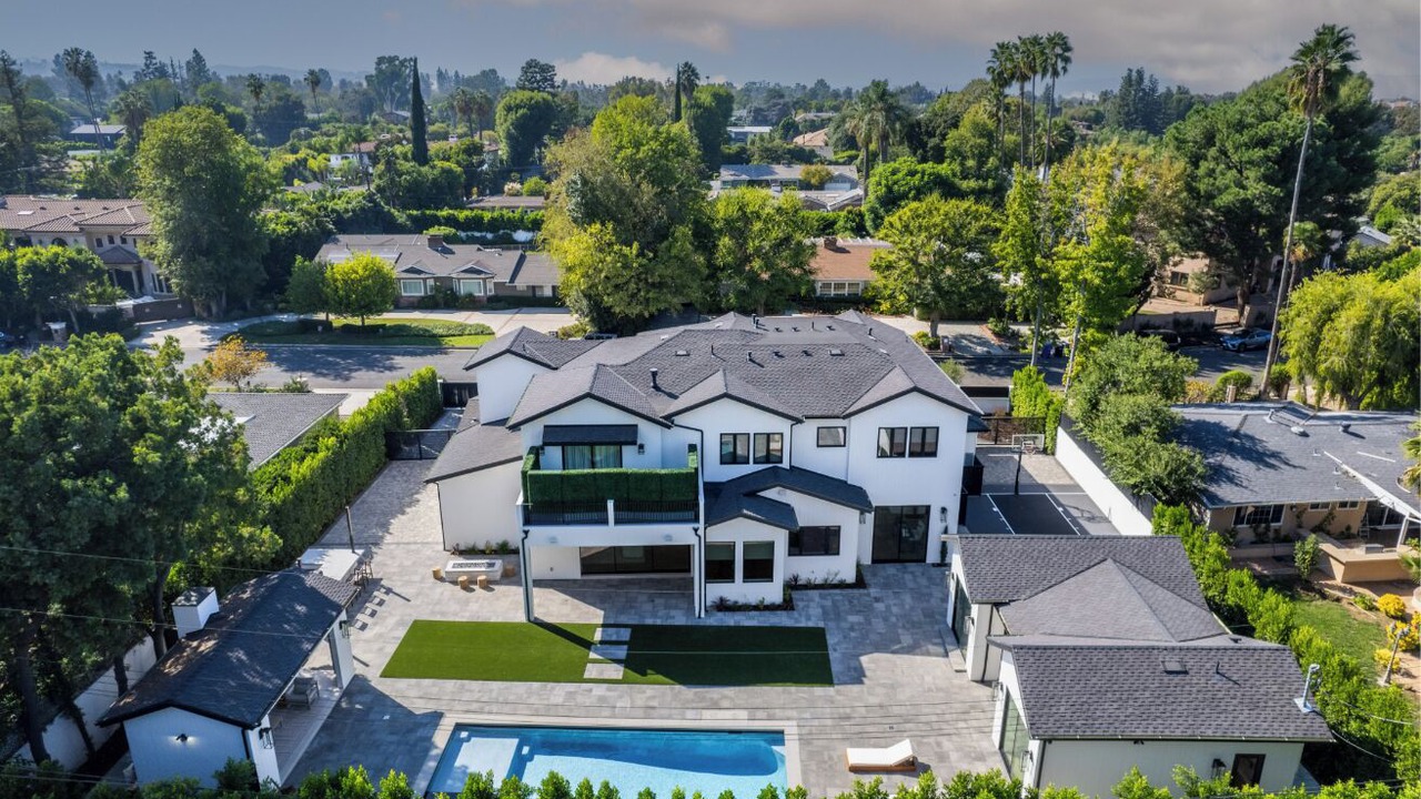 Photo of Outdoor in Encino