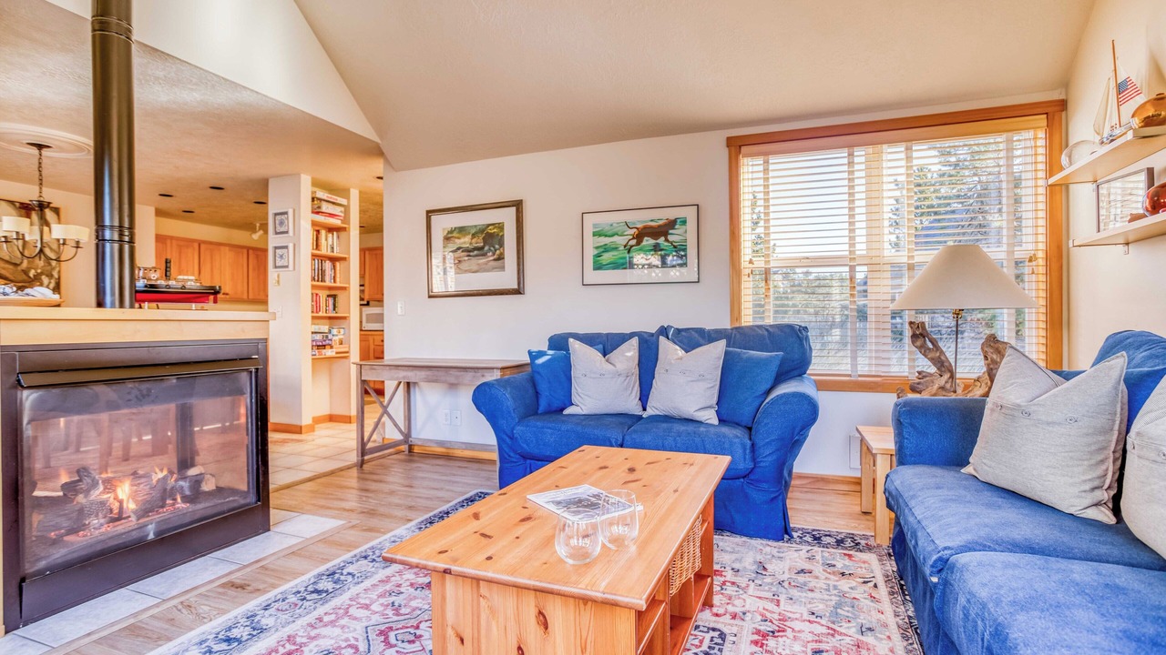 Photo of Livingroom in Shorepine Village