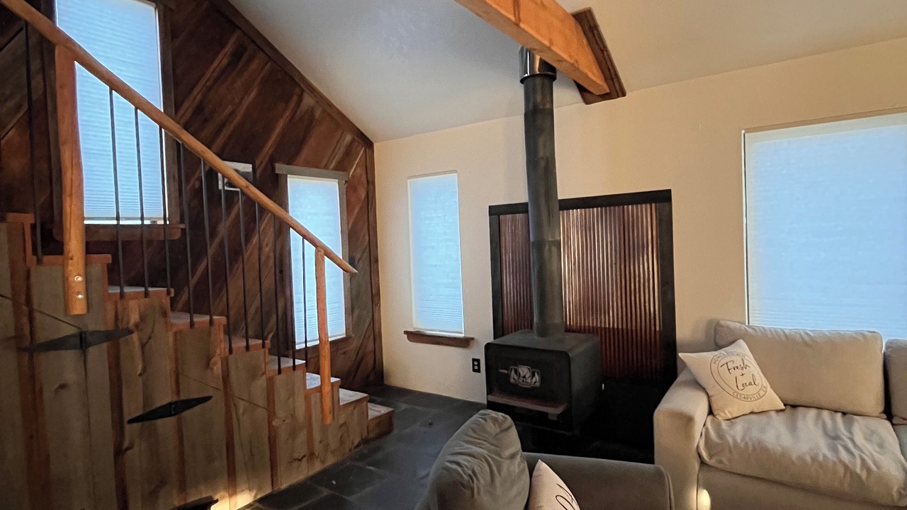 Photo of Livingroom in Cedarville