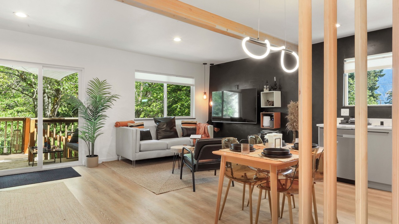 Photo of Livingroom in Carson