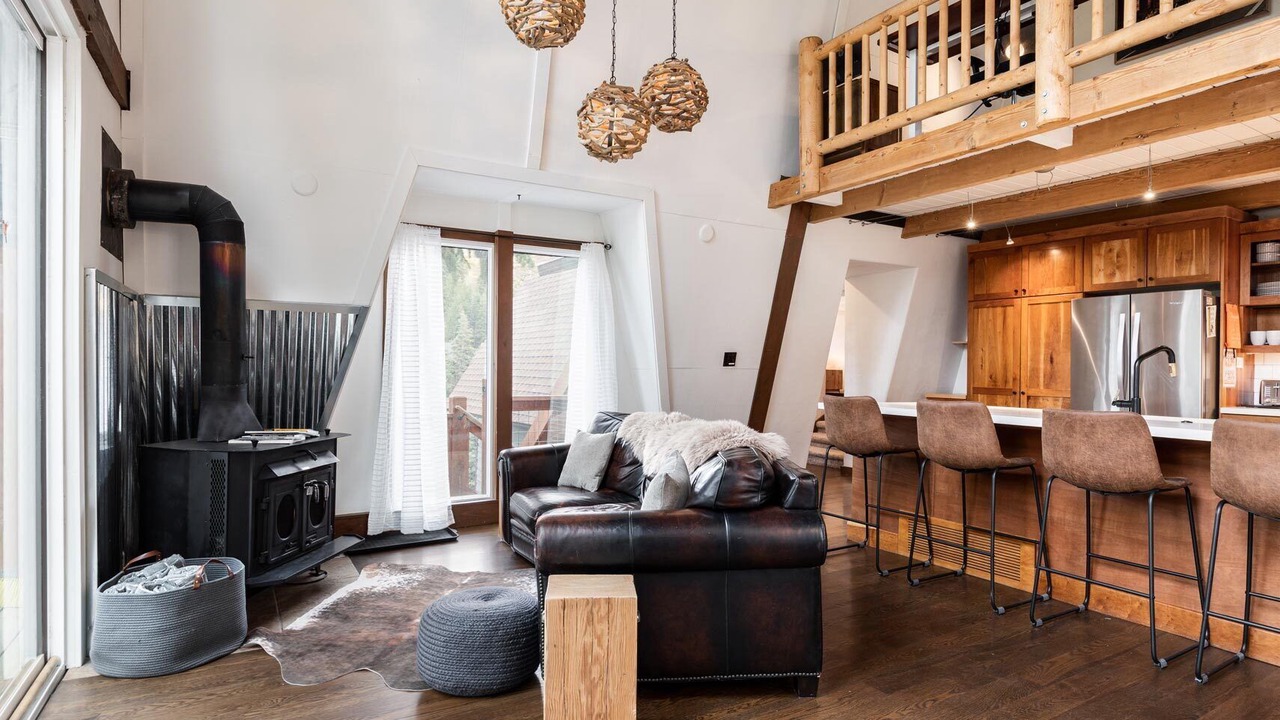 Photo of Livingroom in Summit Park