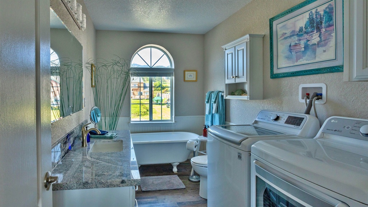 Photo of Bedroom in Shelter Cove