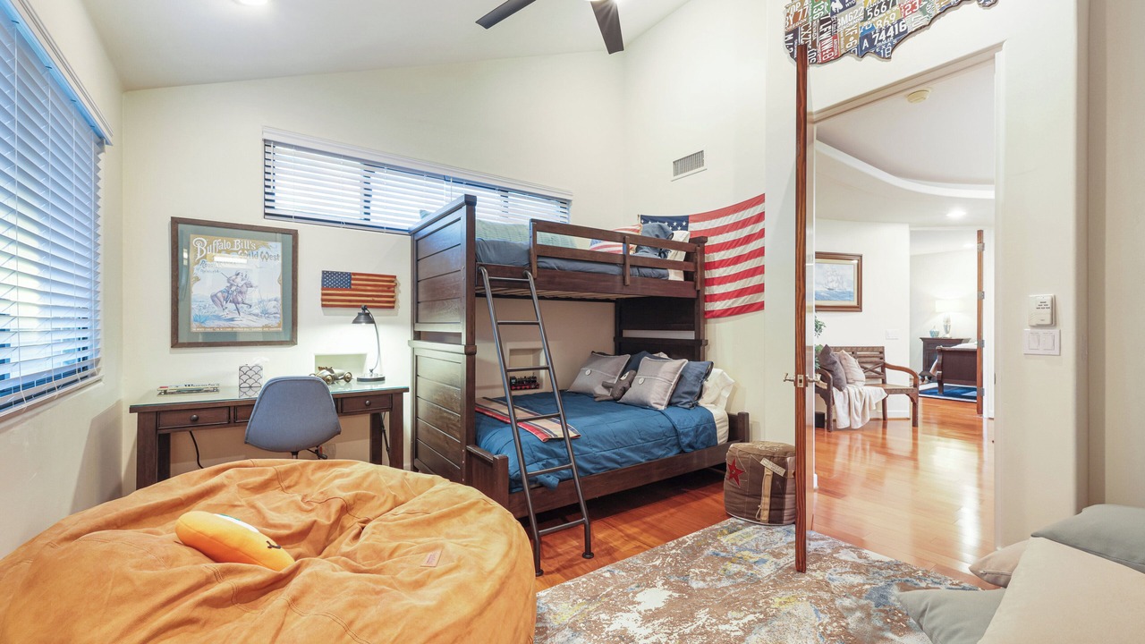 Photo of Bedroom in La Jolla Shores