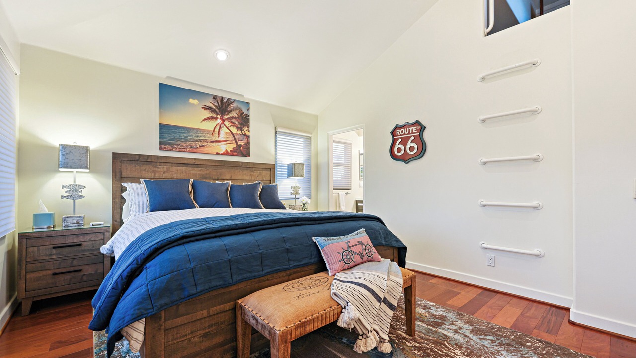 Photo of Bedroom in La Jolla Shores