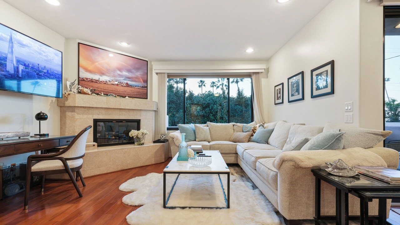 Photo of Livingroom in La Jolla Shores