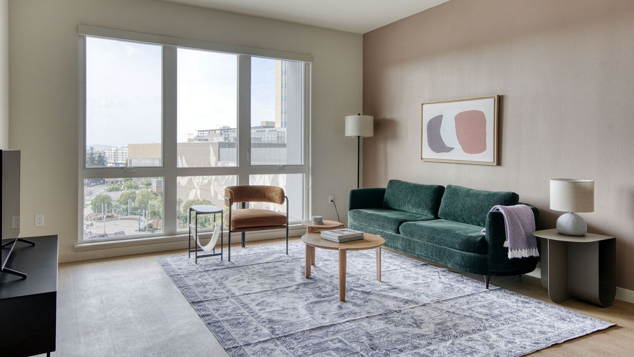 Photo of Livingroom in Piedmont Avenue