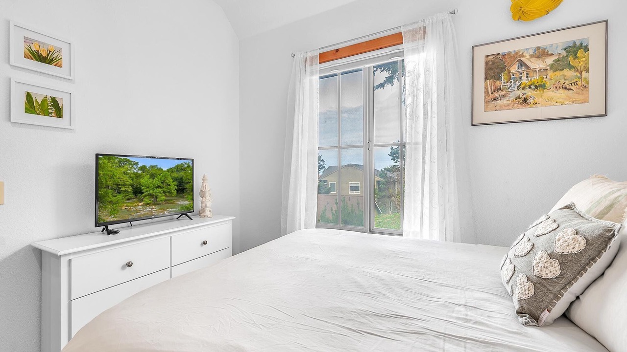Photo of Bedroom in Lincoln City