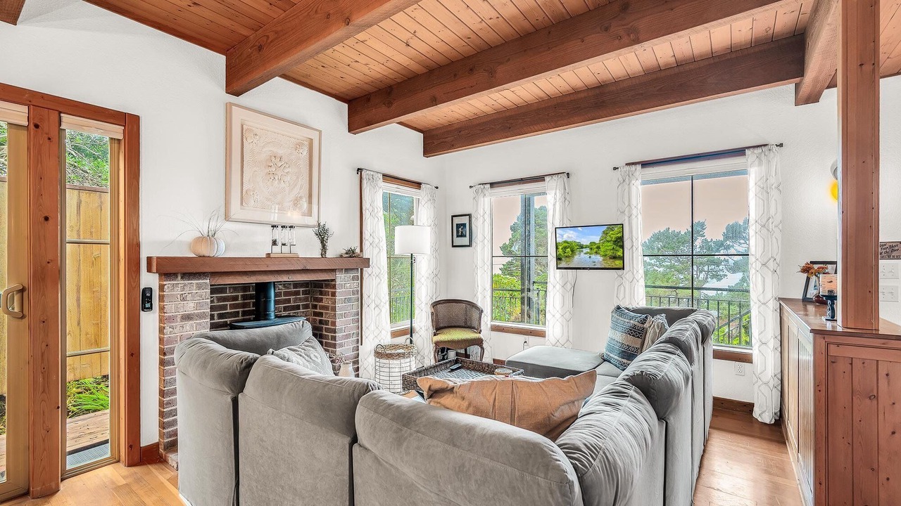 Photo of Livingroom in Lincoln City