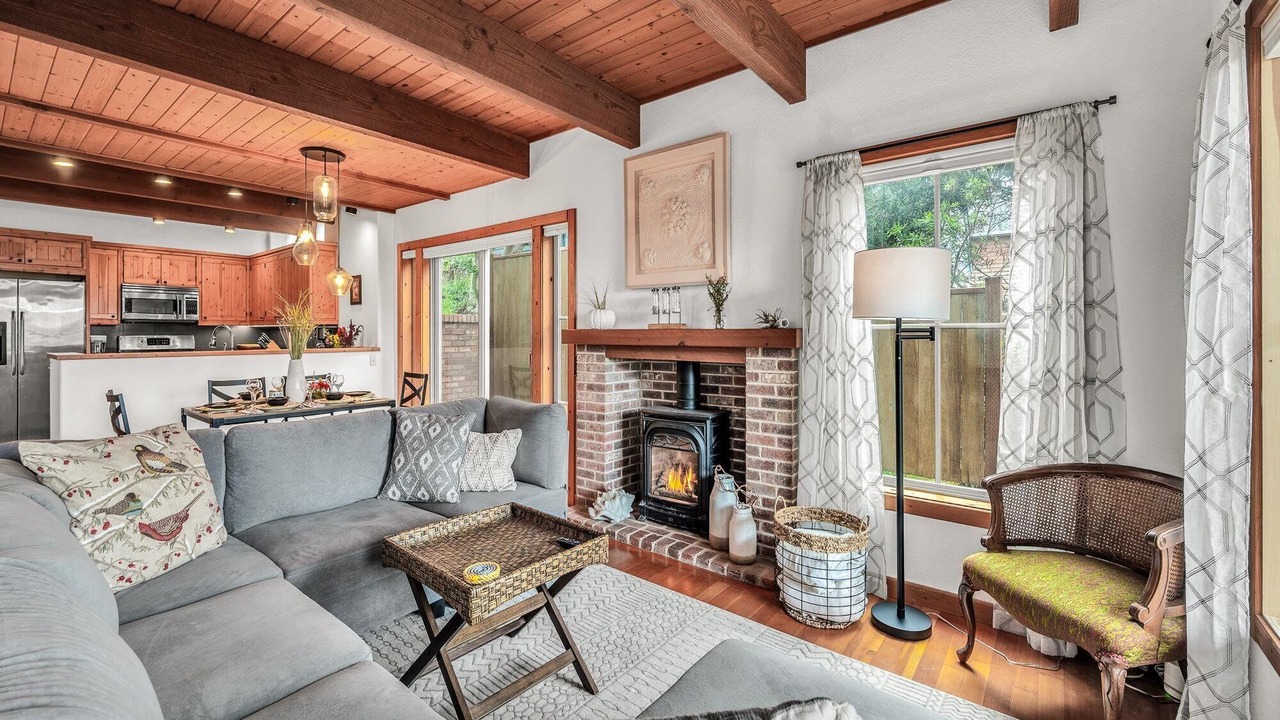 Photo of Livingroom in Lincoln City