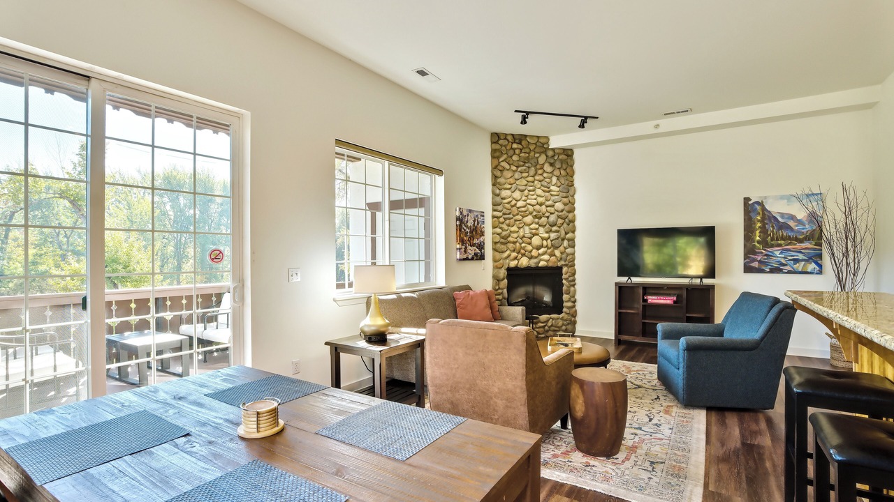 Photo of Livingroom in Downtown Leavenworth