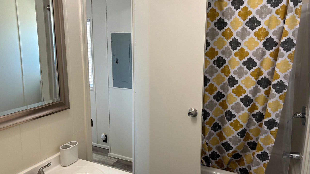 Photo of Bathroom in Sunridge Estates