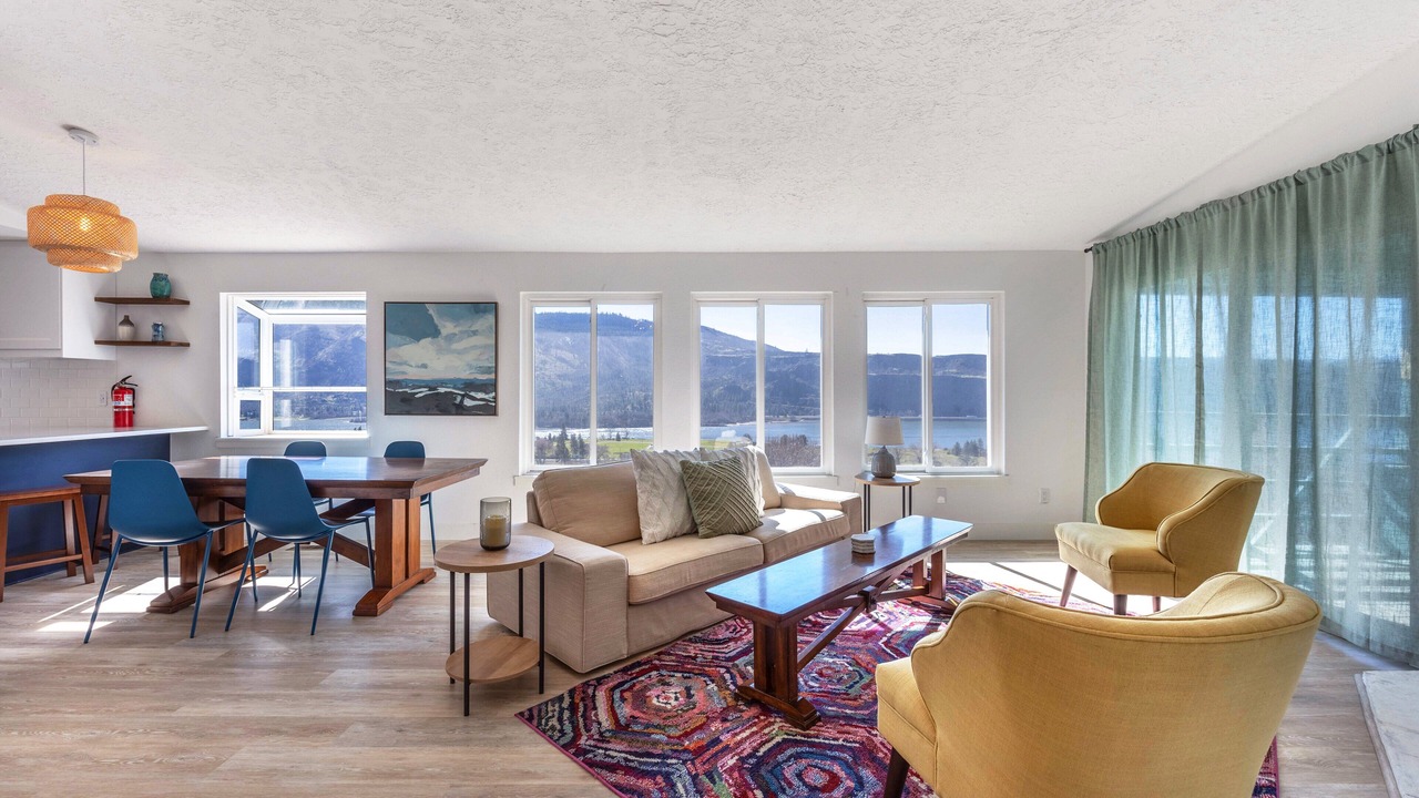 Photo of Livingroom in Lyle