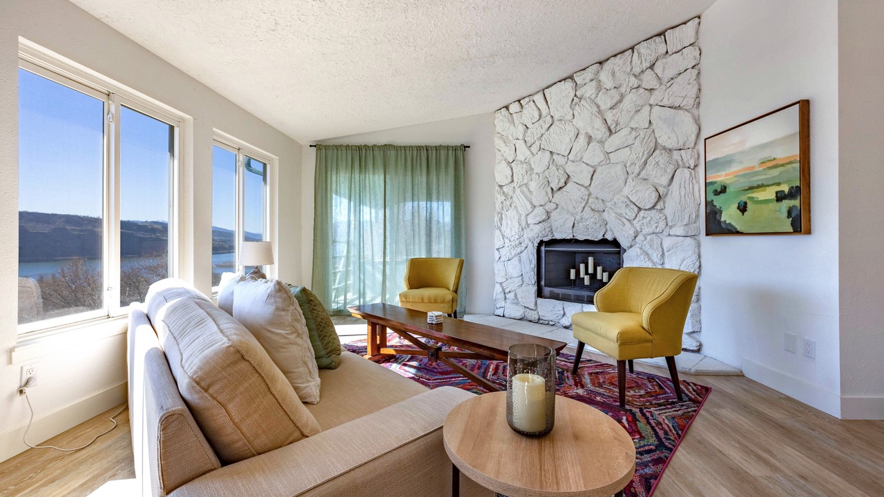 Photo of Livingroom in Lyle