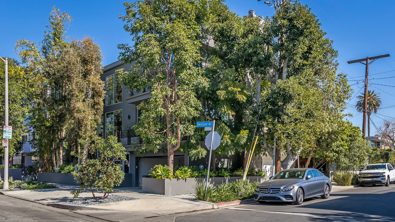 Photo of Outdoor in Beverly Grove