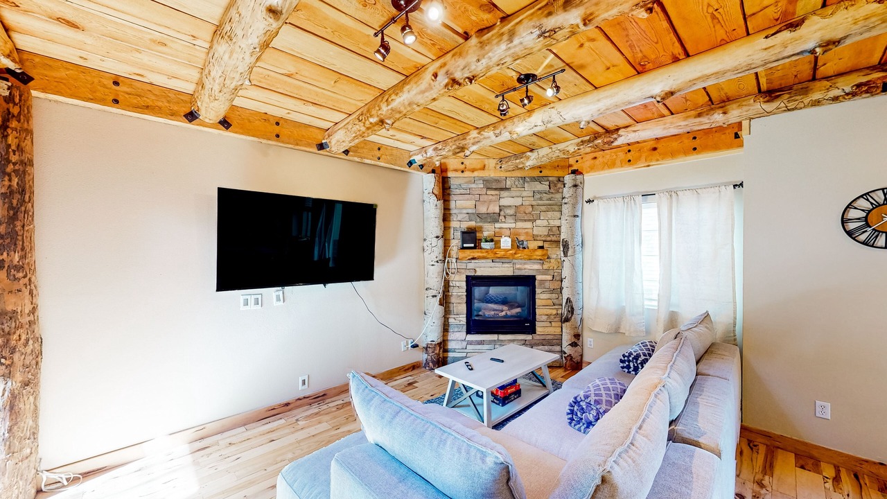 Photo of Livingroom in Ponderosa Trails