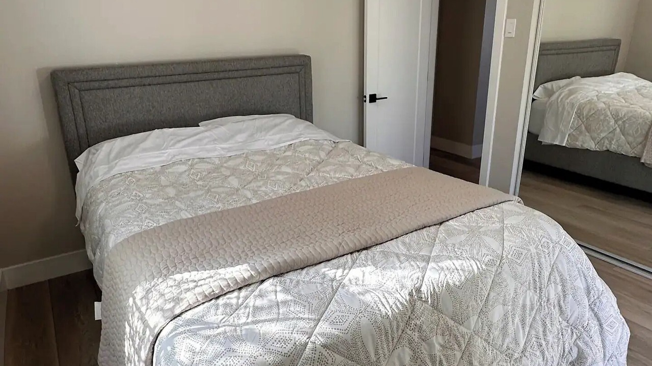 Photo of Bedroom in La Jolla Mesa