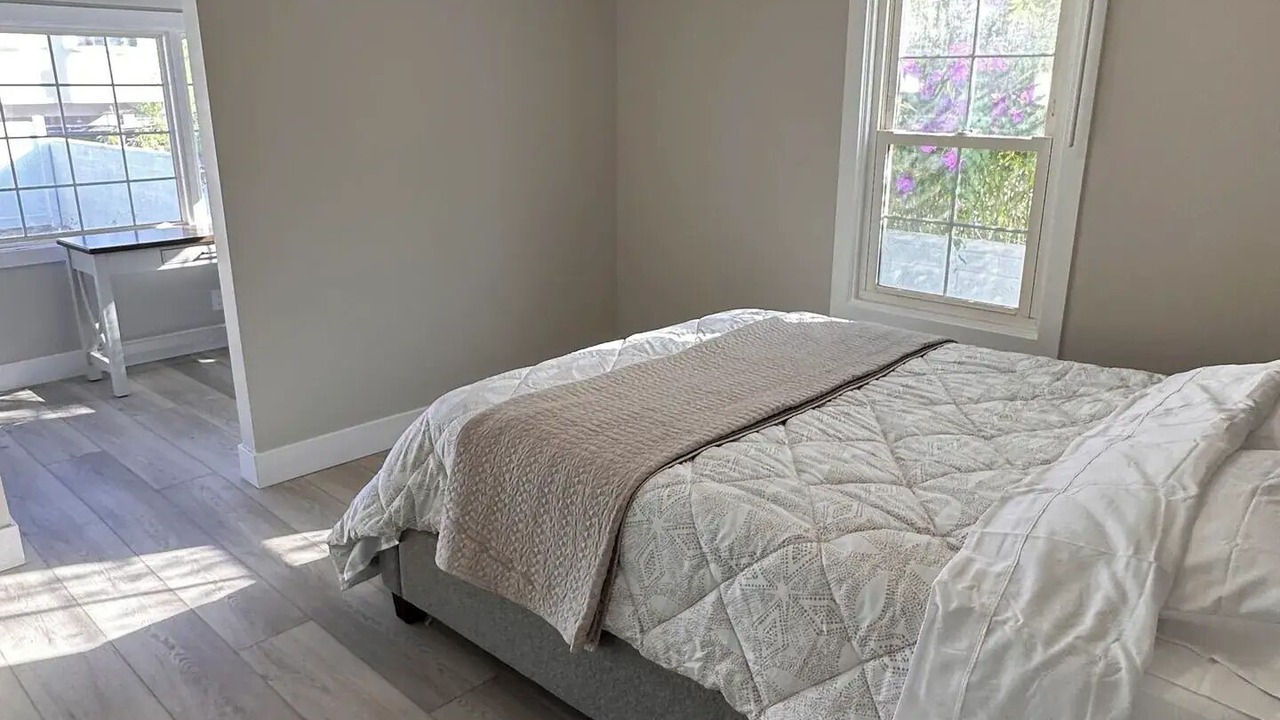 Photo of Bedroom in La Jolla Mesa