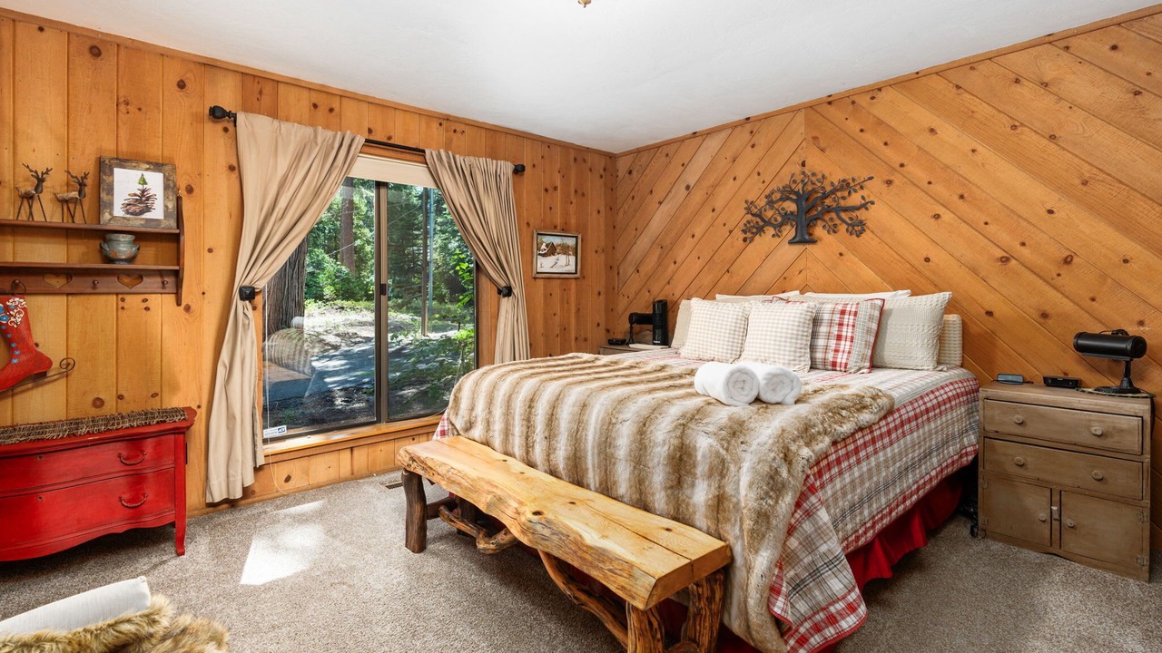 Photo of Bedroom in Sierra Cedars