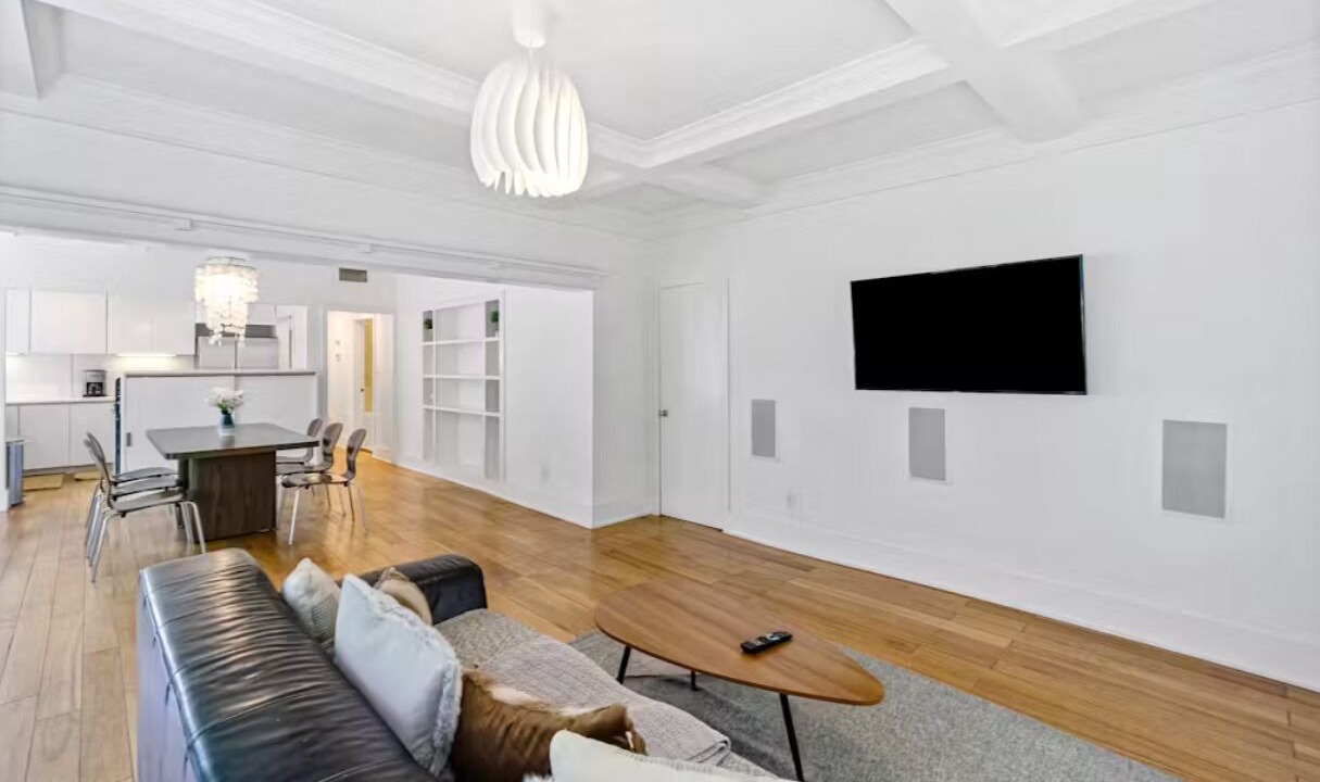 Photo of Livingroom in Alamitos Beach